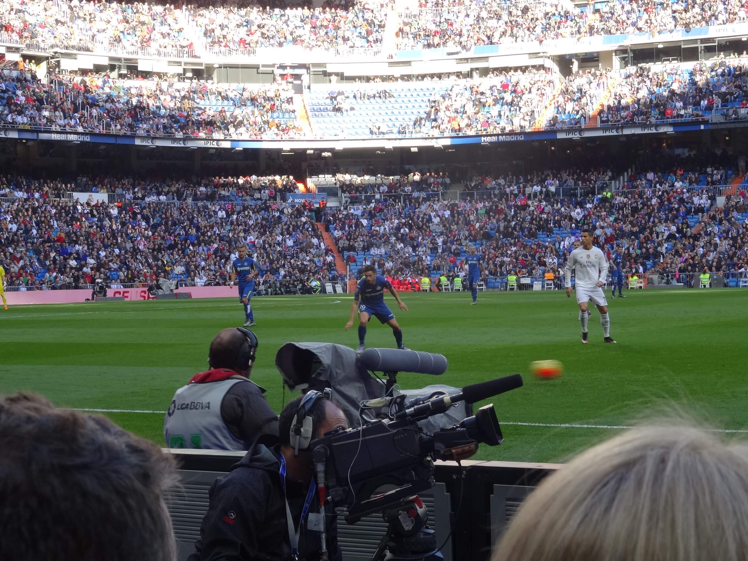 ベルナベウのスタンドはびっくりな傾斜！驚きいっぱいのレアル・マドリード観戦に行ってきた！エントラ・フットボール