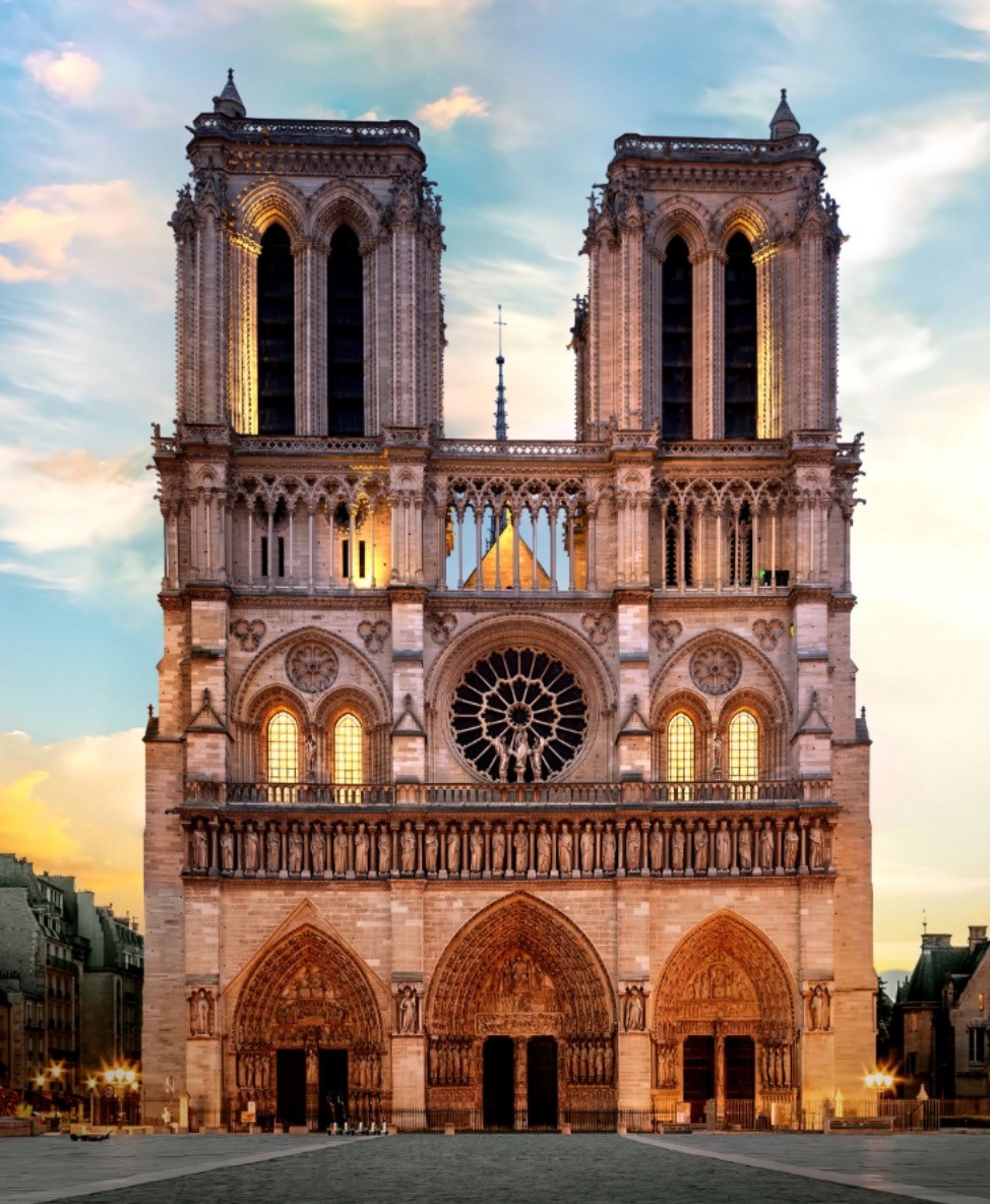 パリ・ノートルダム大聖堂が一般公開を再開。1日の入場は最大4万人へ 火災から約5年 - トラベル Watch