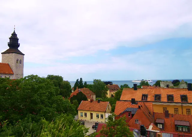 魔女の宅急便 舞台はスウェーデン！パン屋とモデルの街を観光 - 鎮懐石八幡宮