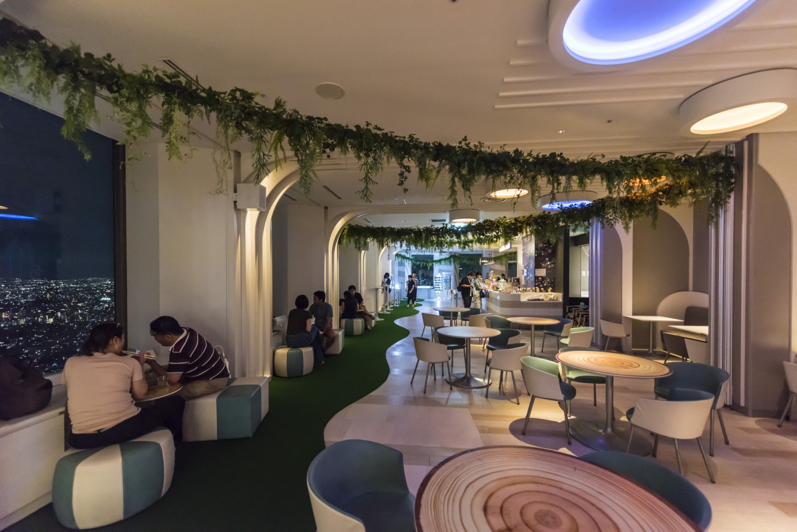 サンシャイン60展望台 てんぼうパーク』 眺望抜群、癒やし度満点。の〜んびり、ま〜ったりしたくなる、“空の公園”へ行こう♪関東のお出かけ情報ならオソトイコ