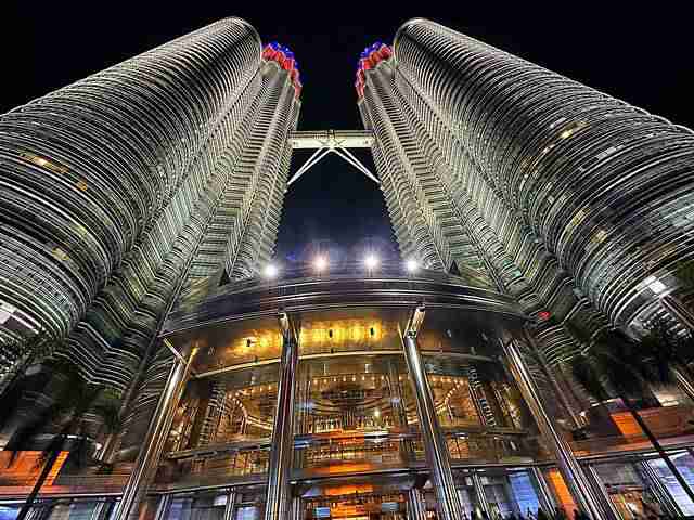 ペトロナスツインタワー - Wikipedia