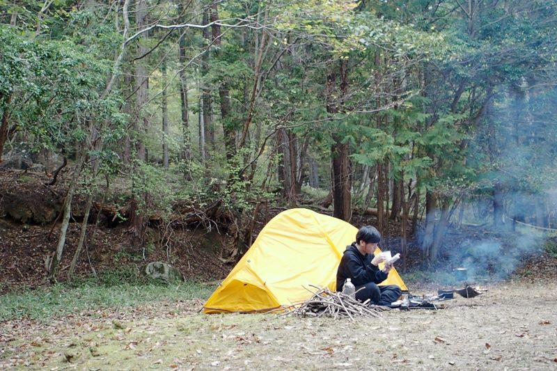 お座敷スタイル アポロンにぴったりなリビングシート見つけた！冬のおこもりキャンプ☆ - YouTube