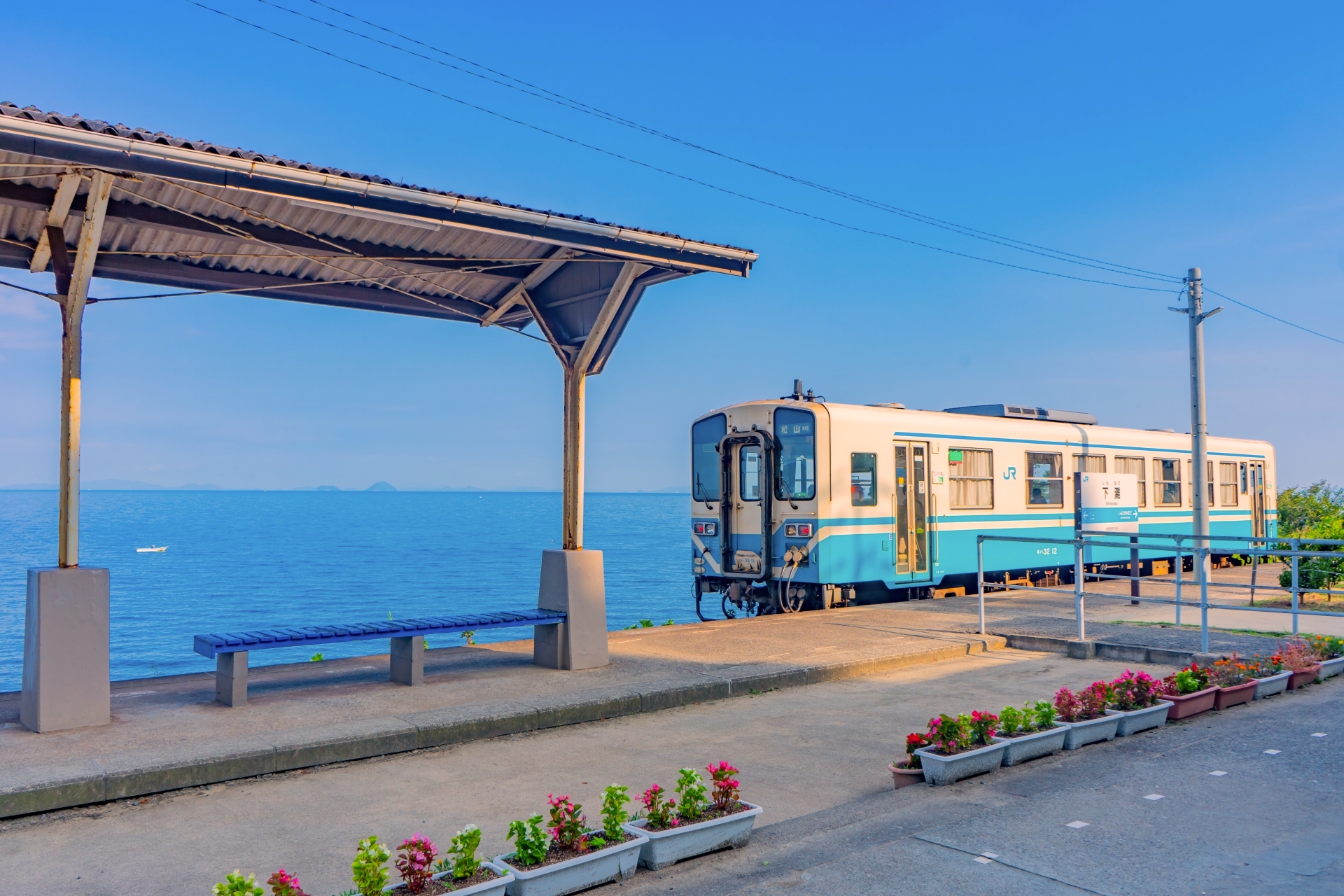 夕陽の絶景「日本で最も海に近い駅」に今、韓国人旅行客が集結の理由 : Nicheee!ニッチー！テレビリサーチ会社がお届けする情報サイト