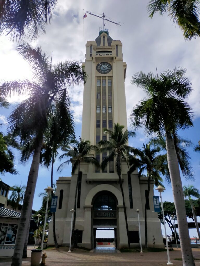 Aloha Towerアロハ・タワー– Nanea Alohaな癒しの風～♬