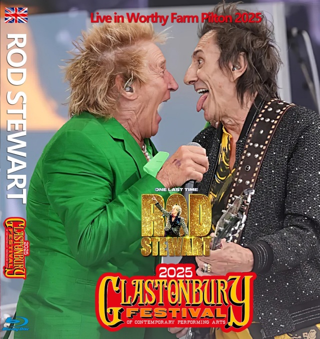 Charli xcxがカスタムメイドのMcQueenでグラストンベリー 2025に登場