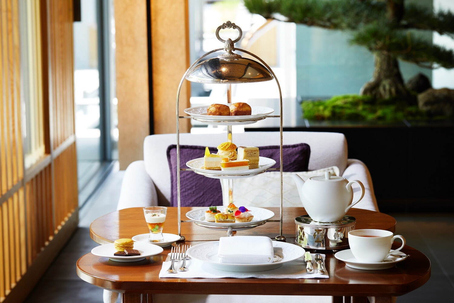 オテル・リッツ・パリのアフタヌーンティー 前編今回の研修旅行の最も大きな目的のひとつがHotel Ritz Parisのアフタヌーンティー。“ サロン・ド・プルースト