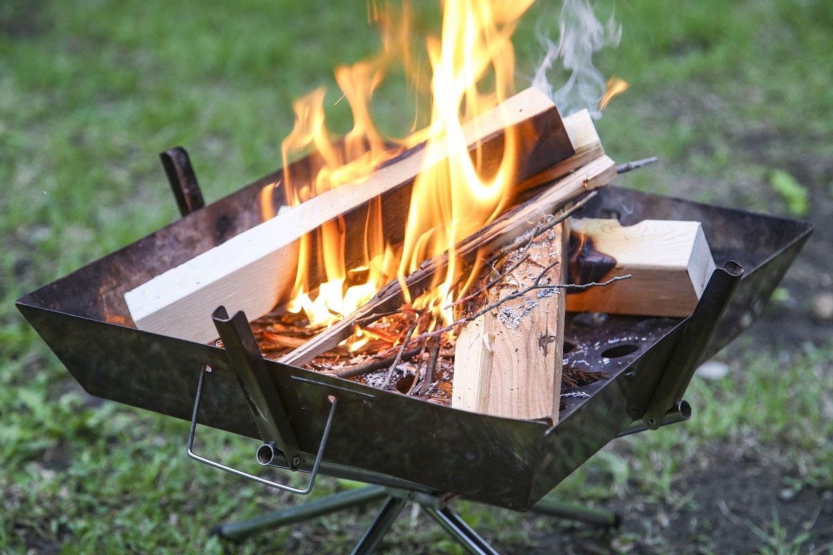 料理しないキャンプに焚き火台は必須アイテムなのか?徹底調査! - 焚き火の神様