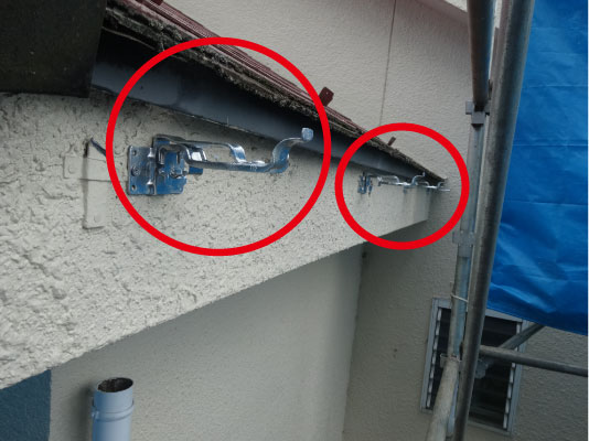 落ち葉が原因？ 雨樋の詰まりから雨漏りを防ぐための対策法プロタイムズ静岡葵店・島田店