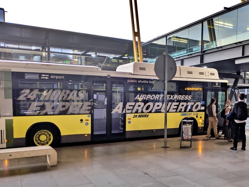 マドリード・バラハス空港から市内へのベストなアクセスは？ – バス地下鉄鉄道タクシー送迎 比較