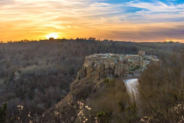 水彩画 イタリア カルカータ 路地裏