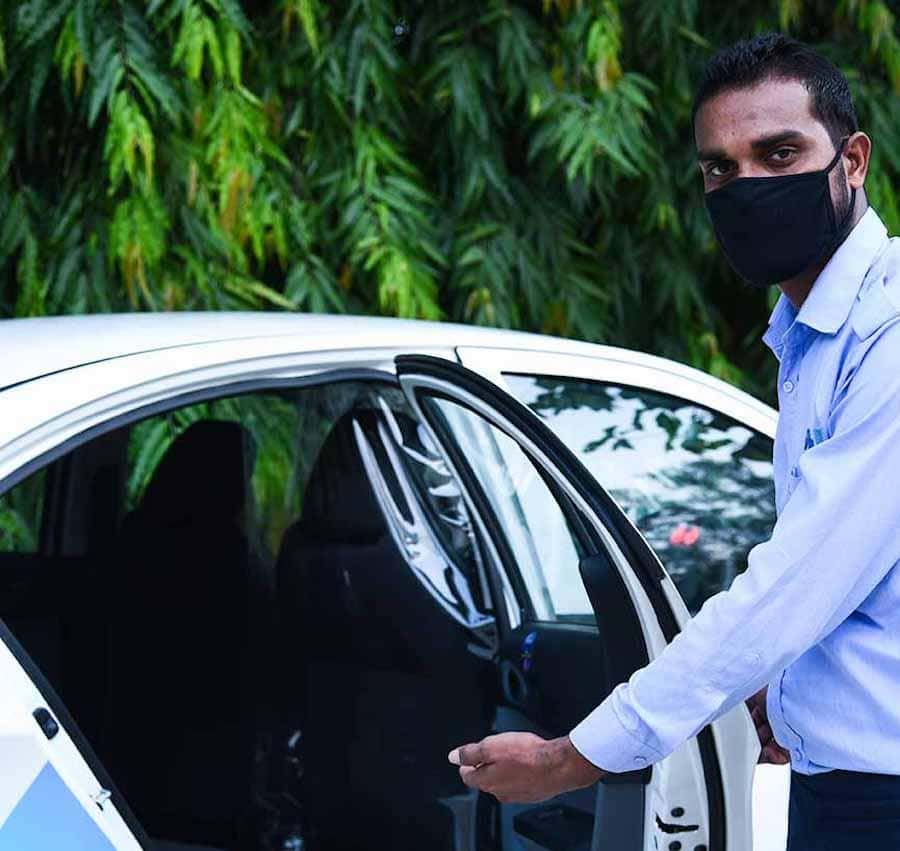 到着時のシャトル送迎サービス：マドリード空港から市中心部へ