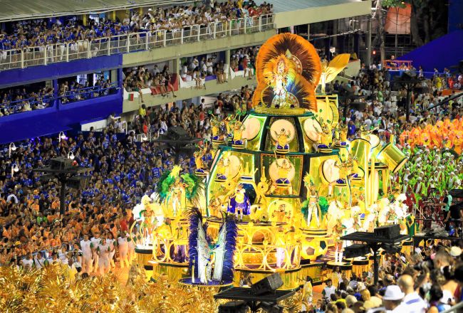 リオのカーニバル、恒例のサンバパレード始まる ブラジル 写真80枚 国際ニュース：AFPBB