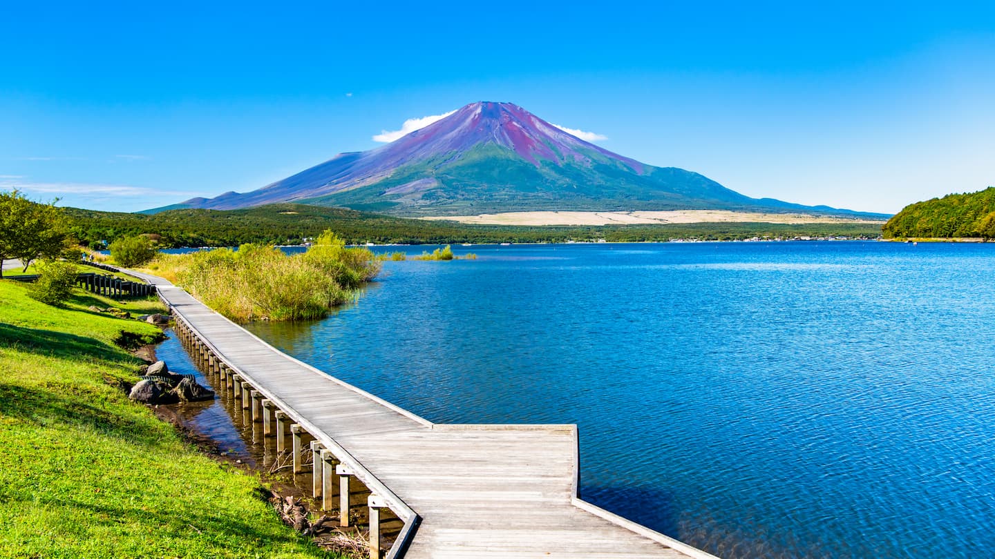 大滝湧水公園」 小淵沢町のパワースポット、一日数ヶ所から22,000トンの湧水。 水と爽やかな空気が心地よく、気の流れが違う気がします。心身を休めにチョット寄って見て下さい。山梨県北杜市小淵沢町大滝湧水公園名水百選小淵沢駅観光案内所北杜市観光協会