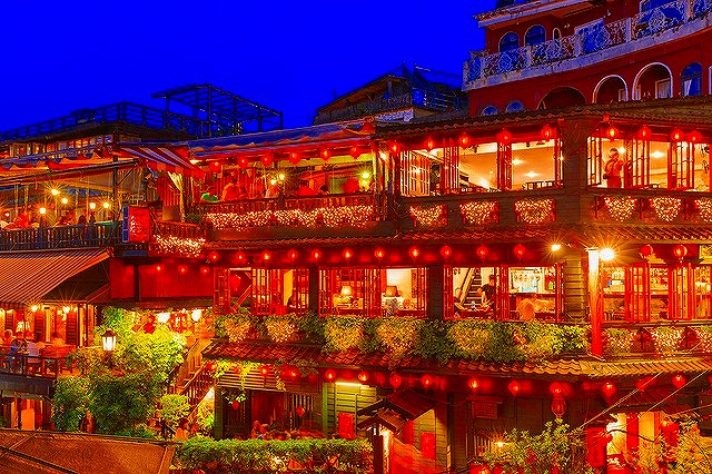 参拝して運気を上げよう！ 台湾人気風水師・魏先生も通う とっておきの開運スポット台湾ぶらぶら食べ歩き