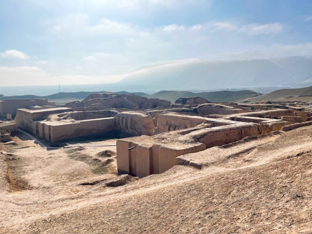 トルクメニスタンってどんな国？ウズベキスタンから行く、地獄の門・大理石の街・世界遺産3泊4日ツアー体験記ウズベキスタン現地旅行会社SRPTRAVEL