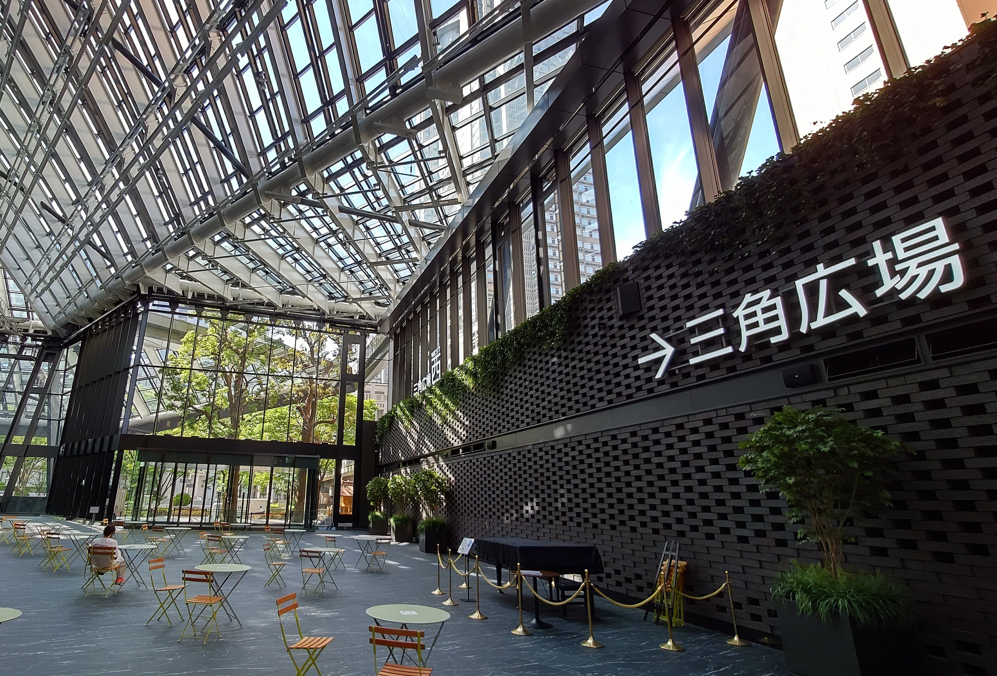 ストピというよりもはやミニコンサート会場。新宿住友ビル「三角広場」に行ってきました！TOMOKA Kawaguchi's ClassicPIANO