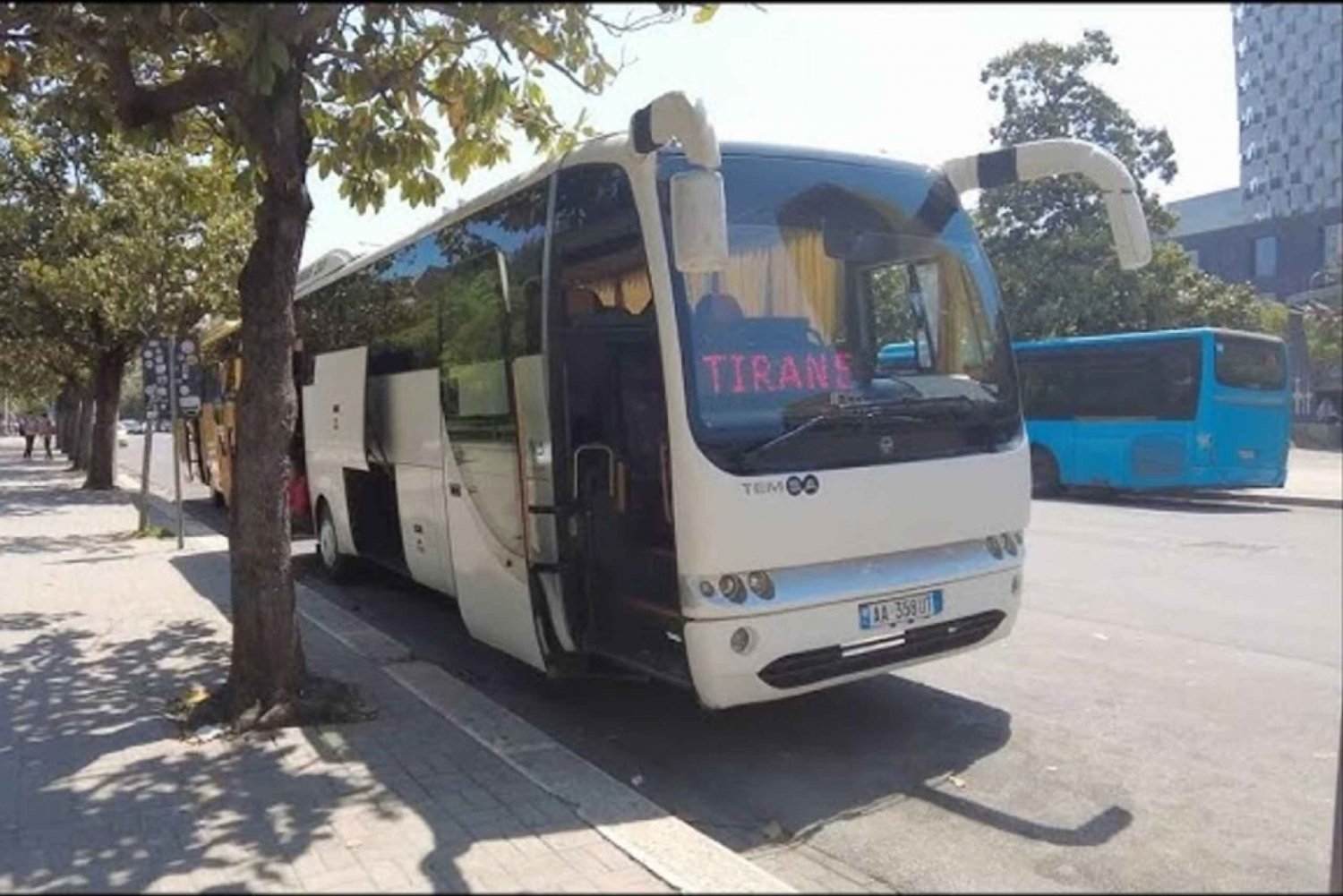 アルバニア ティラナ空港からティラナ市内にバスで行ってきました - YoFu's Taravel