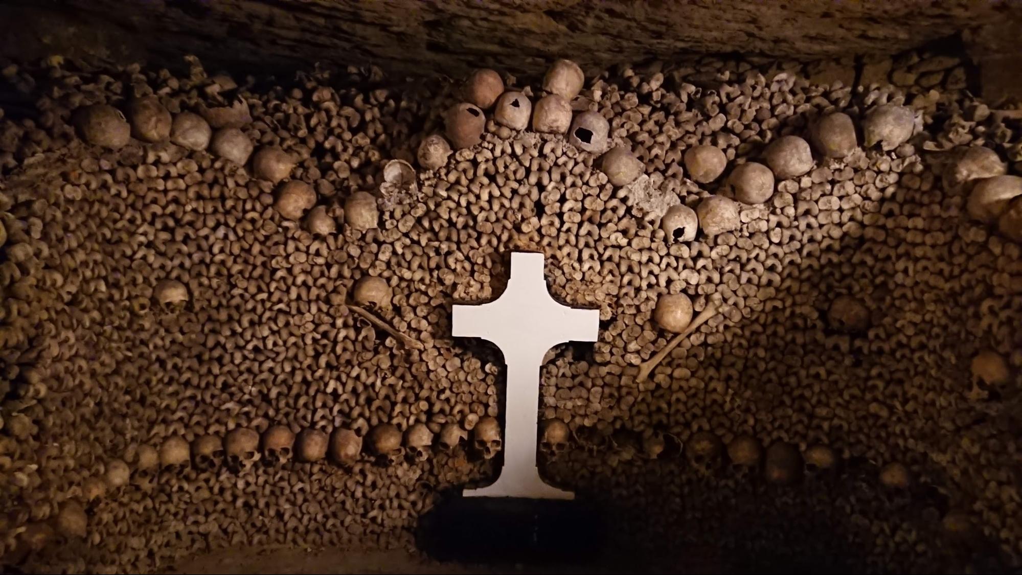 カタコンブの見学コースがリニューアルトリコロル・パリ : パリとフランスの旅行・観光情報