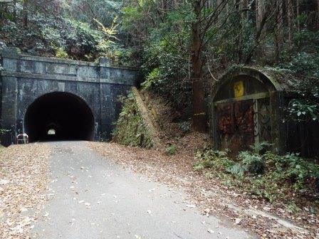 旧本坂トンネルきゅうほんざかとんねる - 愛知県の心霊スポット