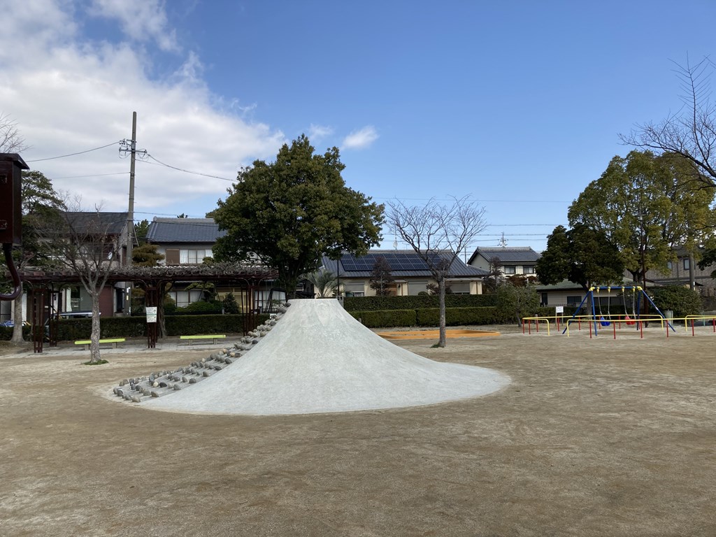 今も公園に90か所程残る 『富士山すべり台』なぜ名古屋にだけ多いのか 背景に昭和40年代の“人口急増”東海テレビNEWS