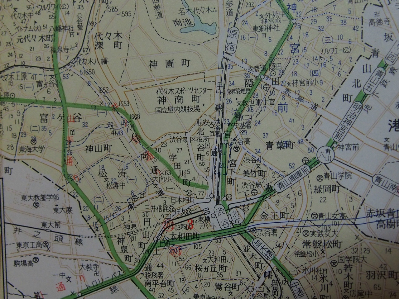 オモハラの歴史を振り返る写真展が 東急プラザ表参道原宿で開催！ 写真から感じる、原宿カルチャーの原点。表参道＆原宿のメディア -OMOHARAREAL