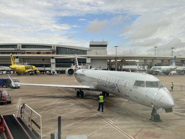 ダラーフェニックス・スカイハーバー空港の利用方法 - HowtoRoadTrip.com