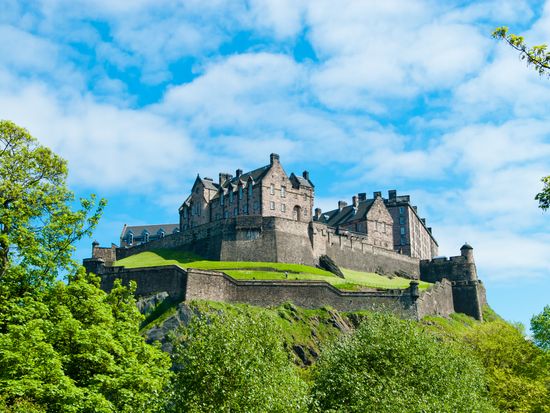 見所たくさんなエディンバラ城！城の中には何がある？ - 白いお部屋