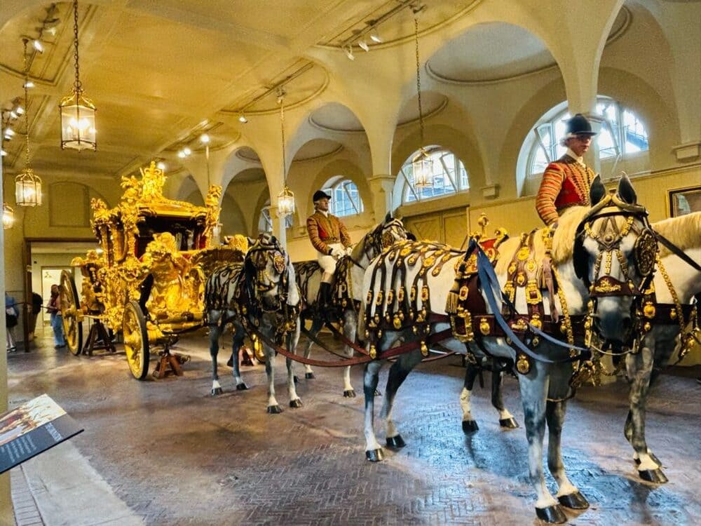 2025 バッキンガム宮殿入場券＆英国王室ガイドツアー、提供元：City Wondersロンドン, イングランド -