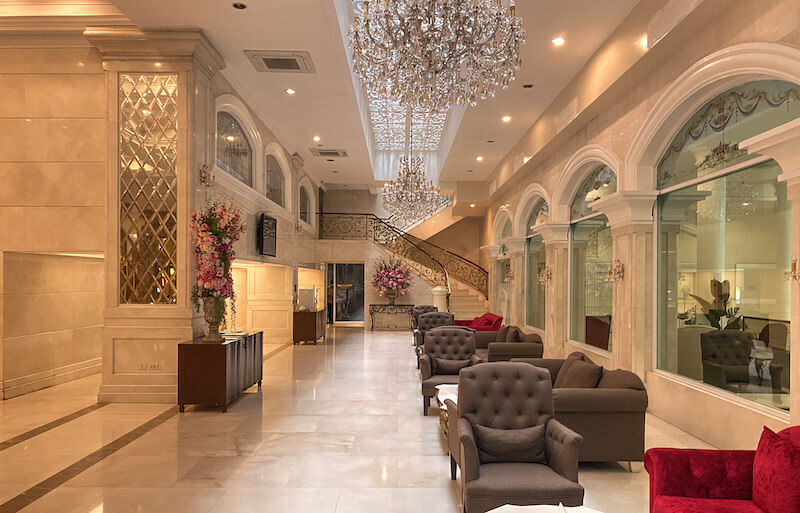 トンローのおすすめホテルを格安から高級までまとめて紹介。バンコク初心者向けのホテルが多い便利なエリア。タイ一択