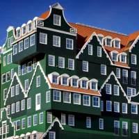 ポーランドに上下さかさまの家 写真3枚 国際ニュース：AFPBB