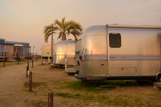 愛知発！航空技術が詰まった“動く家” アルミ製トレーラーハウス「グローバー」量産スタート中古車なら グーネット