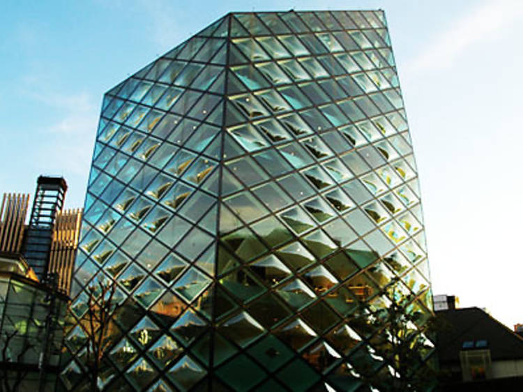 まるでSFの世界!?昭和が生んだ東京の近未来名建築３選eltha エルザ