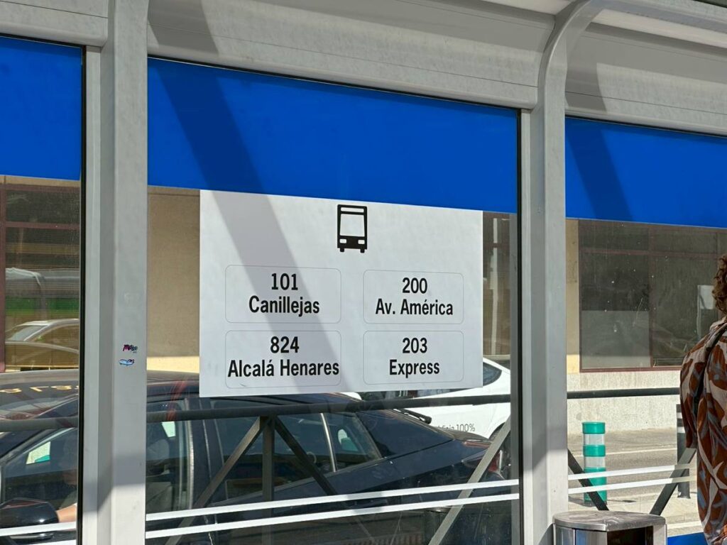 マドリード–バラハス空港と市内へのアクセス方法 - HowTravel