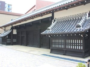 大名屋敷が並ぶ青山を歩く - あの町この街あるこうよ