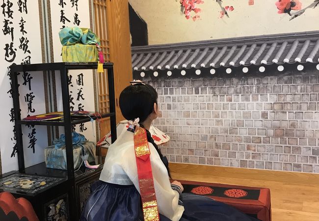 チマチョゴリでウェディングフォト、豪華なスタジオ、こだわりのオプションプランアジェリーナ株式会社