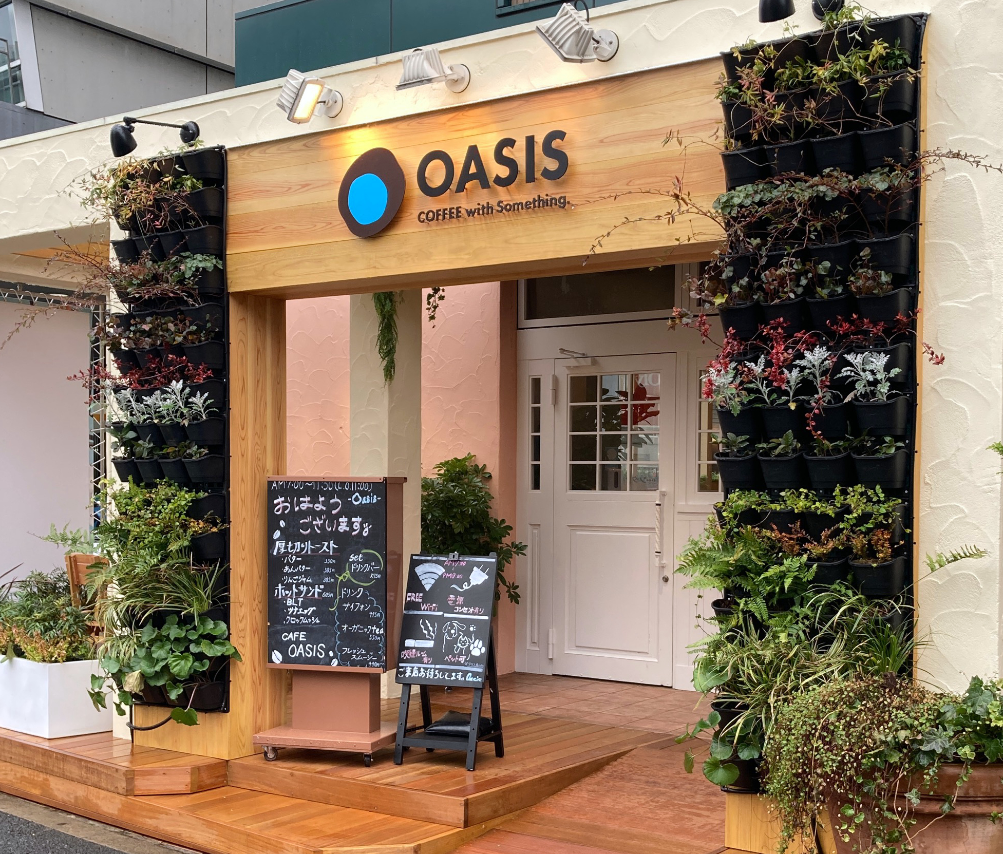 大阪の都会のオアシスカフェ「マーサ」で絶品プリンを楽しもう