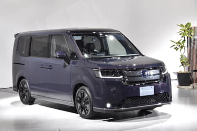 アウトドアで映える外観オシャレな車中泊仕様のステップワゴンRakuneruバージョン