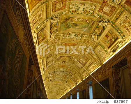 バチカン宮殿内部のツアーに参加するもりまま