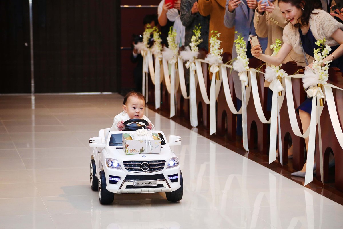 ベンツ ラジコンカー リングボーイ＆ガール