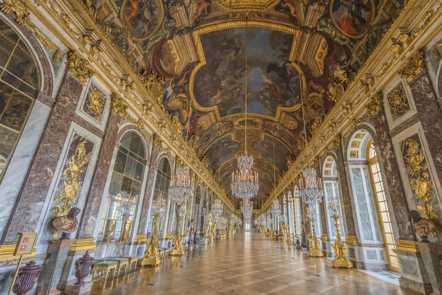 プライベートツアー 日本語ガイドと専用車で行く ベルサイユ宮殿とトリアノン宮殿