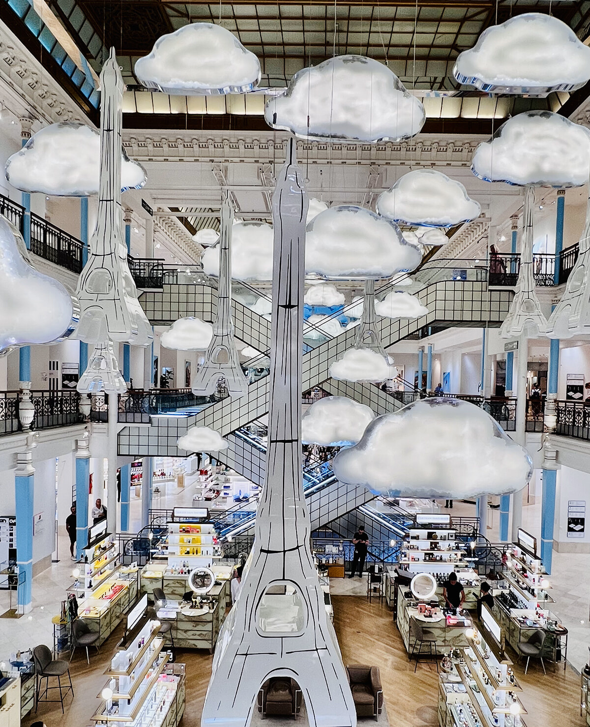 パリの展示レポート：パリの高級百貨店が「下町育ちのストリート・アート」を異例の展示SPICE - エンタメ特化型情報メディア スパイス