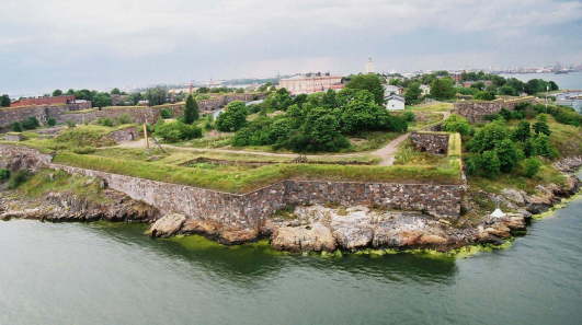 ヘルシンキの旅⑨ 世界遺産の島〜要塞の島スオメンリンナ島の散歩Lucydog