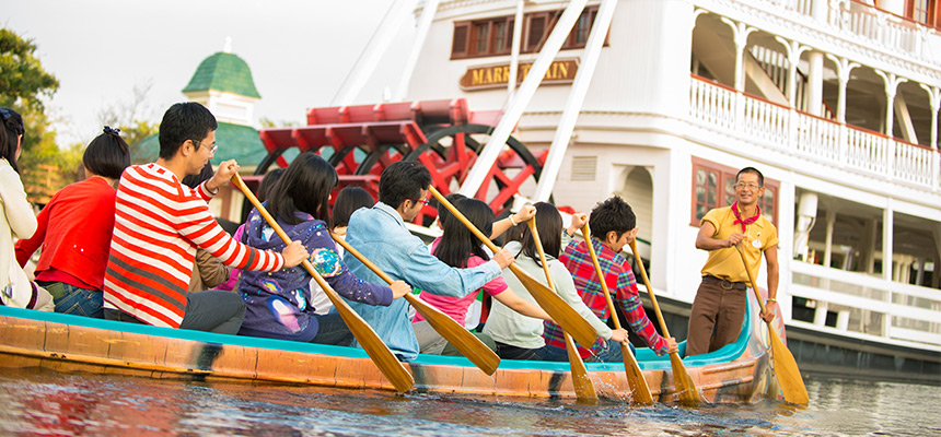 晴れた日に東京ディズニーランドでカヌー : ひとりディズニー、大人の時間