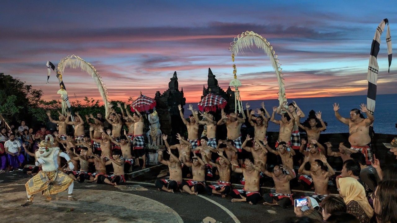 ウルワツ寺院とケチャダンスツアーの料金表バリ島旅行の観光ツアー予約