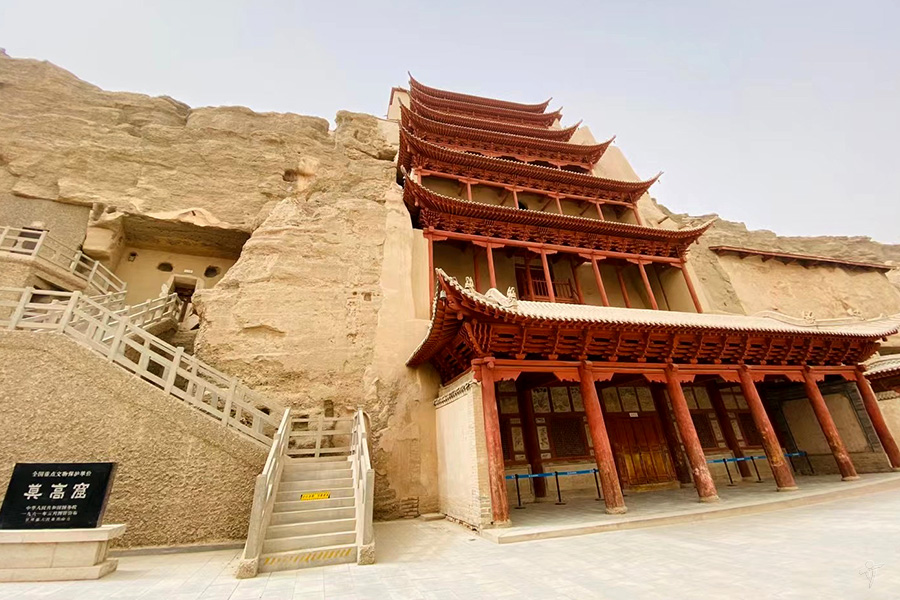 世界遺産を巡る敦煌1日観光ツアー 莫高窟、玉門関など観光付き＆昼食夕食付＆専属日本語ガイドと専用車付- BUYMA