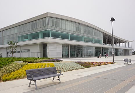 パシフィック・ワールドで日本一周 21 灼熱編 念願の金沢港クルーズターミナル: 航海作家カナマルトモヨシの船旅人生