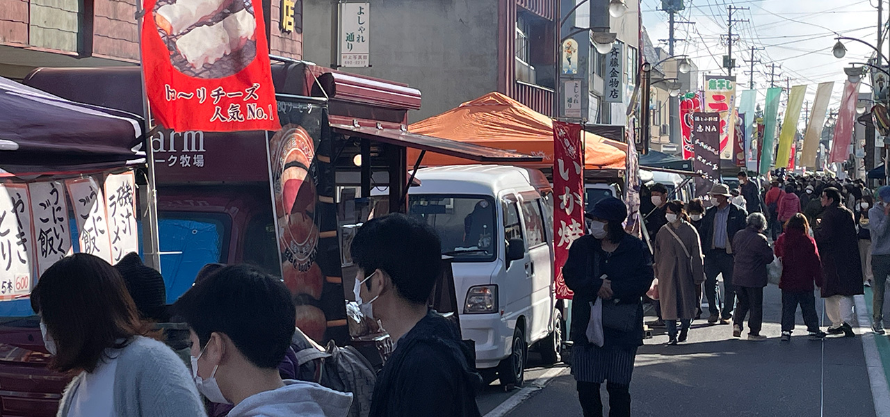 軽トラで移動販売を始める方！メリットや必要な資格をご紹介します！軽トラ荷台収納ボックストラボ