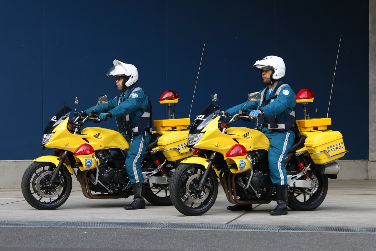 ヤマハ YZF-R1 1000・黄色・1000cc・バイクR・11,258km・保証無沖縄のバイク情報