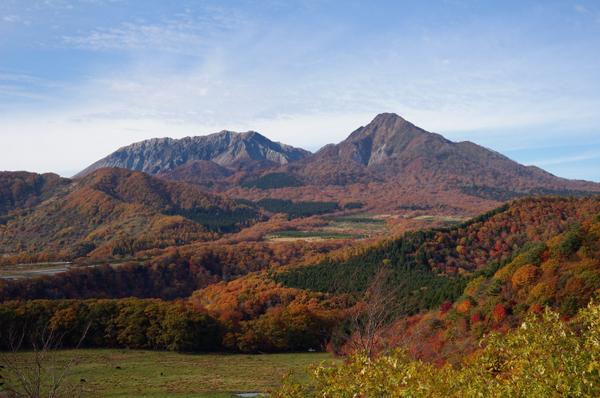 中国・山陰エリアのビュースポット 鬼女台展望休憩所 中国山地の山々を一望！
