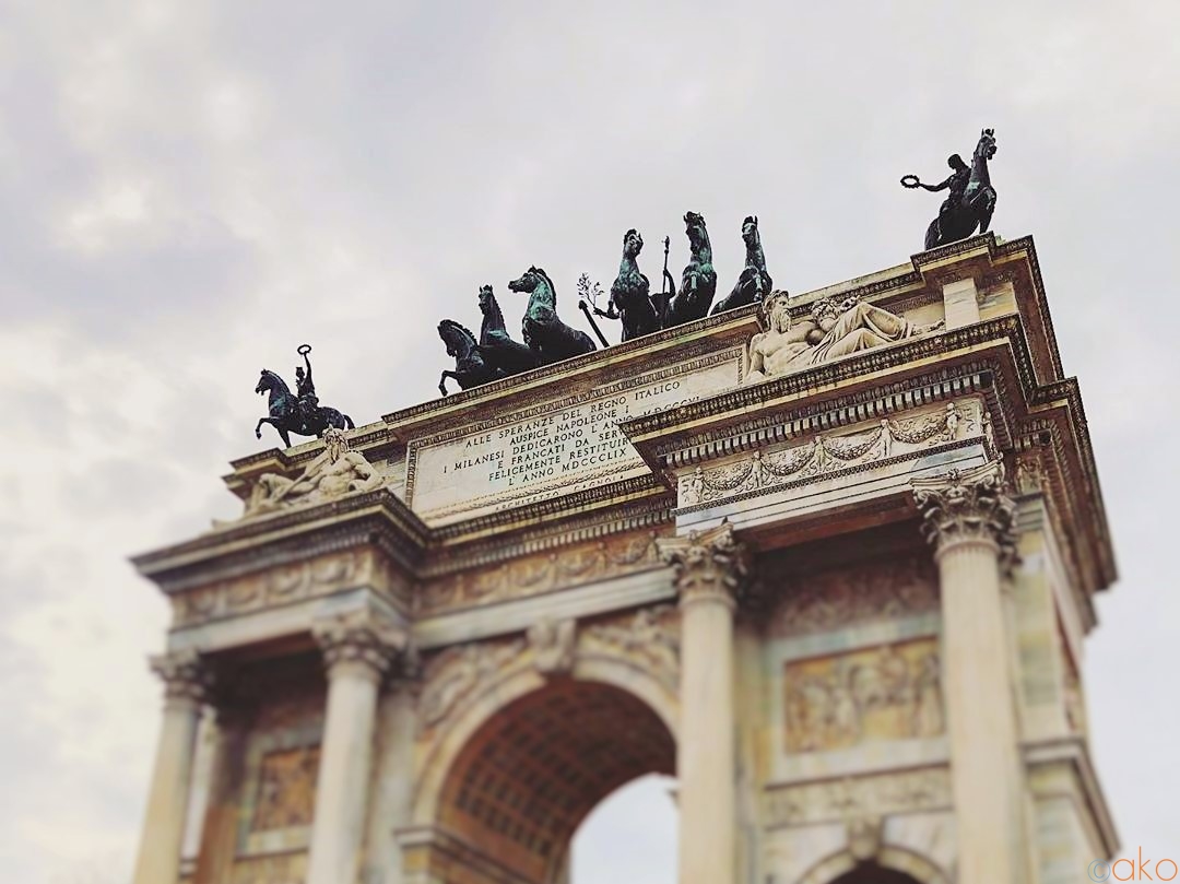 ローマ・コロッセオのそばにある「コンスタンティヌスの凱旋門」とは？たびこふれ